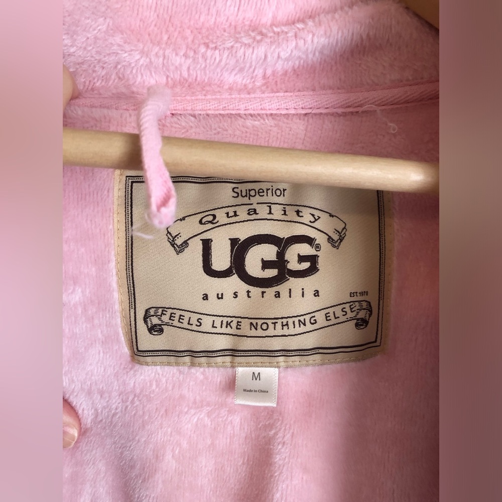 Ugg Pink Robe - Picture 2 of 4